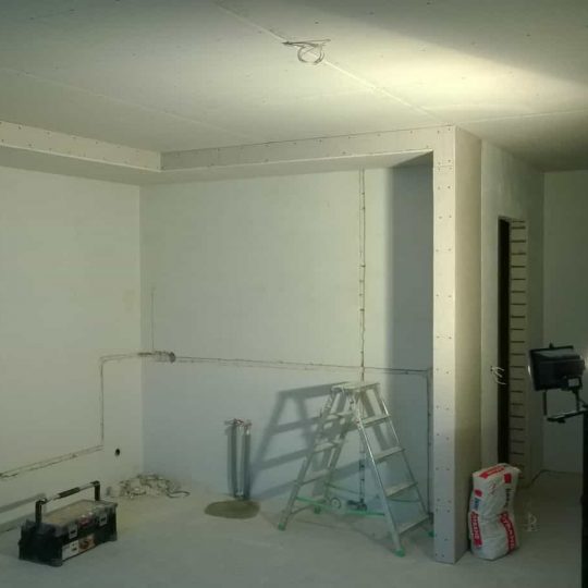 https://www.magnesta.lt/wp-content/uploads/2018/04/patalpu-darbas-2-540x540.jpg