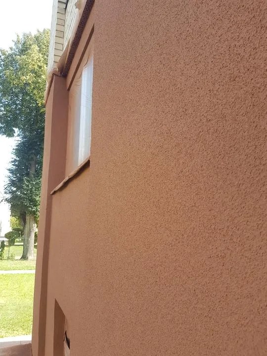 Po darbų – Struktūrinio tinko purškimo pavyzdžiai