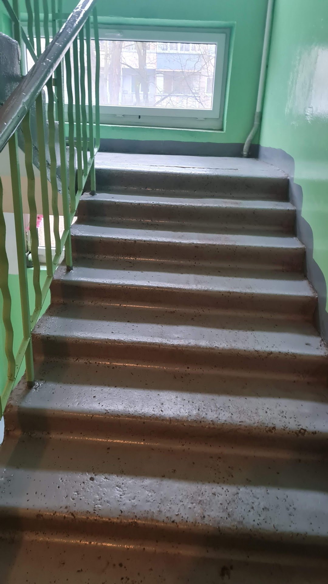 Prieš darbus – Laiptinės atnaujinimas Neries g., Kaune