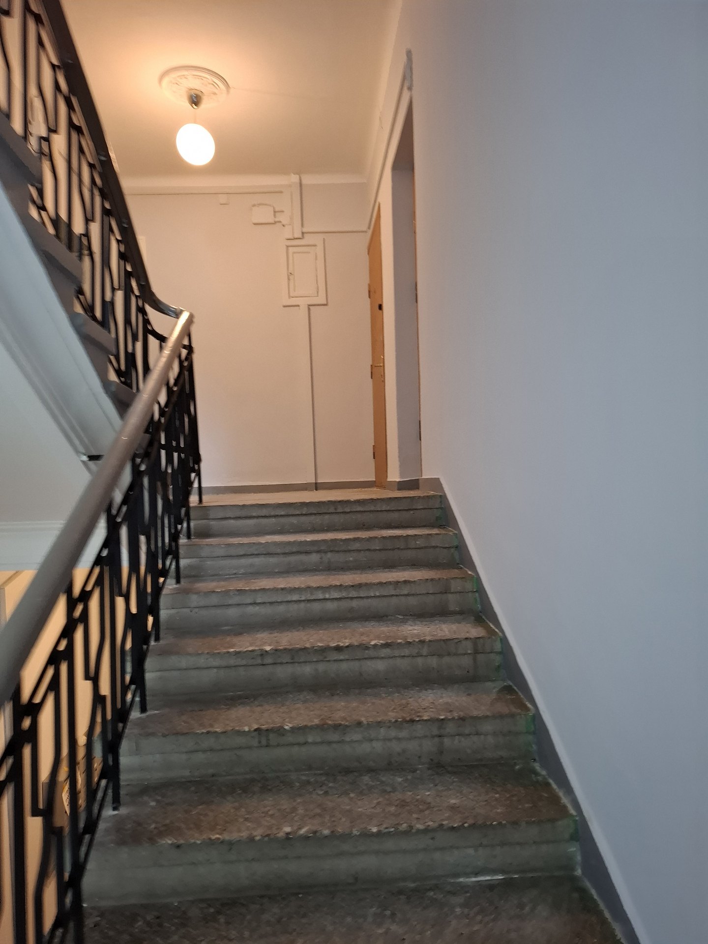 Pamėkalnio g. laiptai ir sienos po atnaujinimo